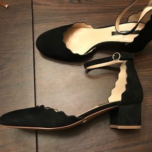 Kensie Andreia Scalloped Heel  - Black Suede Size